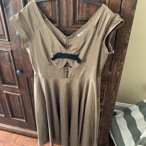 Worn once. Pin up, retro style